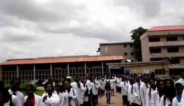 UNIBADAN Sent Medical Students Out Of Their Hostels Fo rProtesting (Photos, Video)